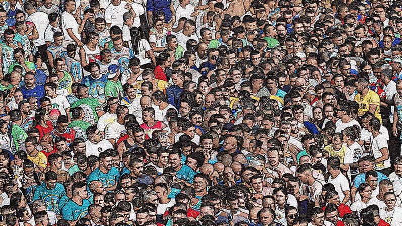 Fiéis no Círio de Nazaré, em Belém; Pará é o estado do país com a maior concentração de população parda (69,9%), segundo o Censo 2022 (Foto: Oswaldo Forte - 13.out.24/Fotoarena/Folhapress)