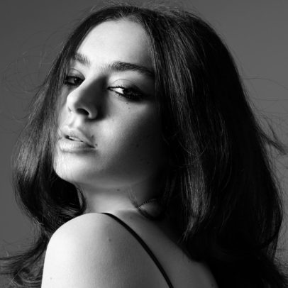 Charli xcx indica filmes imperdíveis para assistir no streaming
