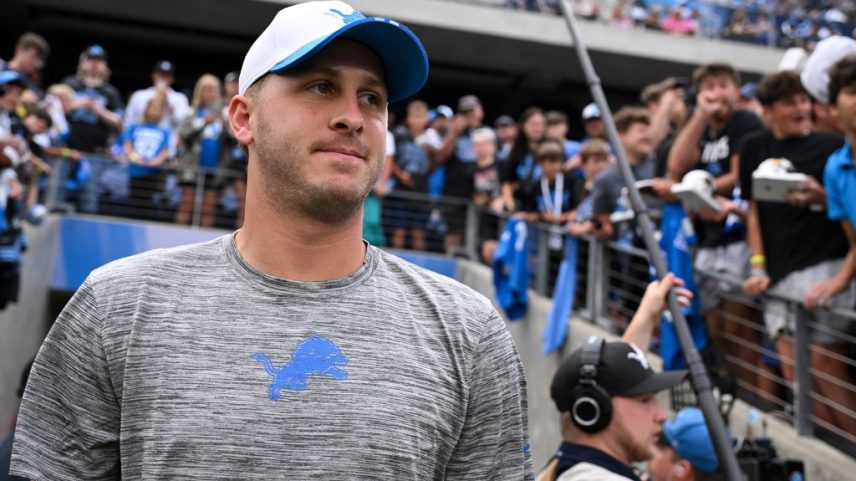 Jared Goff reagiu ao fato de Taylor Swift mencioná-lo no podcast 'New Heights' de Travis Kelce. Assista e veja o que ele disse. (Foto: Reprodução)