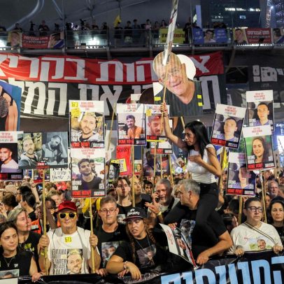 Milhares se mobilizam em protesto contra a ocupação da Cidade de Gaza em Israel