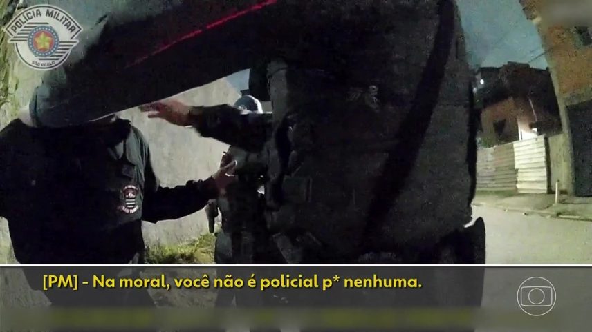 Agente abordando falso policial. (Foto: Reprodução/ TV Globo)