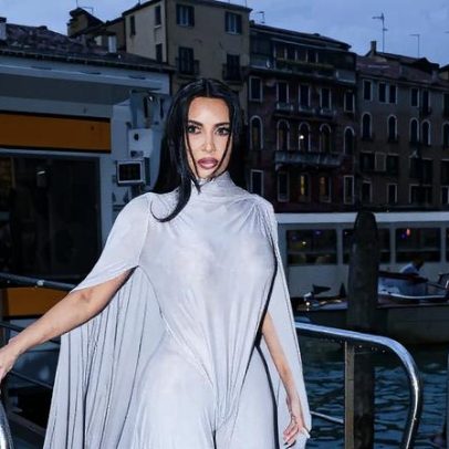 Fãs criticam look de Kim Kardashian em Veneza: 'Parece apenas lençol e wedgie'