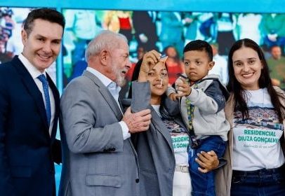 Lula entrega quase 2 mil moradias do Minha Casa, Minha Vida para a classe média