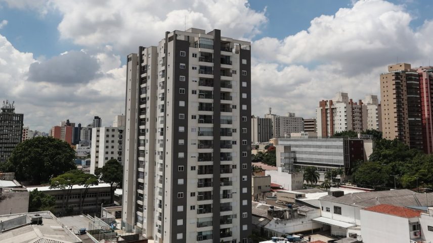 Dificuldade em concluir vendas pode pressionar fluxo de caixa das empresas e exigir negociação para evitar distratos (Foto: Werther Santana/Estadão)