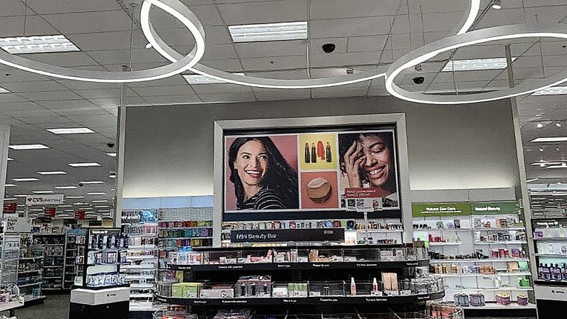 Target adicionou novas marcas ao seu departamento de beleza. Em um número crescente de lojas, também possui mini lojas Ulta Beauty com marcas de prestígio. (Foto: Melissa Repko | CNBC)