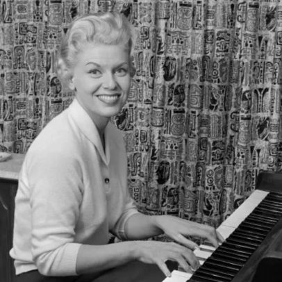 Morre Jane Morgan, ícone da Broadway e intérprete de 'Fascination', aos 101 anos