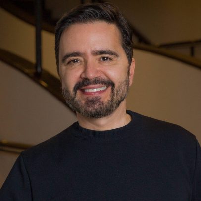 Daniel Ortiz revela desejo de criar novela sobre vampiros na Globo