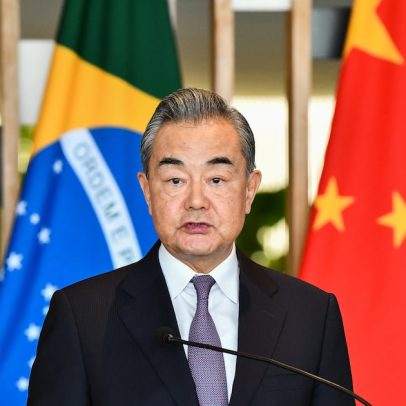 China reafirma apoio a Lula contra tarifas de Trump e busca fortalecer laços comerciais