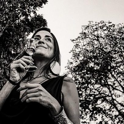Isadinha revela cinco bares favoritos dos bartenders em Salvador