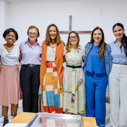 Janja busca apoio de mulheres evangélicas em Salvador e Manaus para Lula