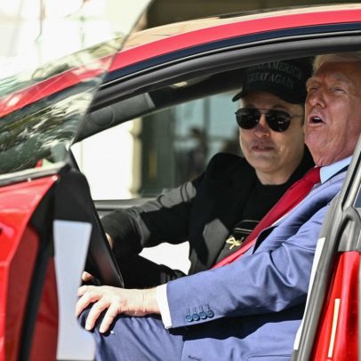 Fidelidade à marca Tesla cai após apoio de Musk a Trump, revela pesquisa