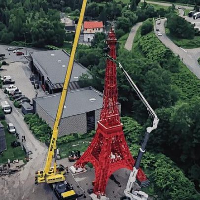 Francês constrói réplica da Torre Eiffel no quintal após oito anos de trabalho