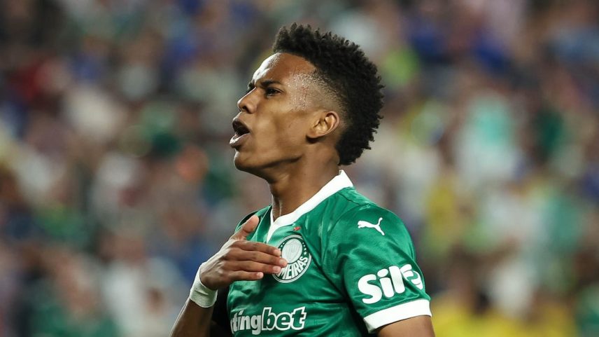 Estêvão foi indicado ao prêmio Kopa na Bola de Ouro por seu desempenho no Palmeiras. (Foto: Cesar Greco/Palmeiras)