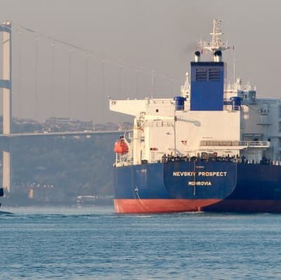 Mercado de petróleo ignora ameaças de Trump sobre tarifas a países compradores da Rússia