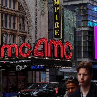 Ações da AMC disparam após redução de prejuízos na rede de cinemas