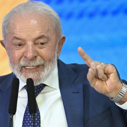 Lula classifica tarifas de Trump como 'insensatez' em relação ao Brasil