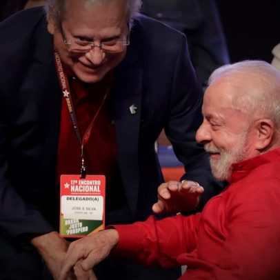 Lula homenageia ex-condenados da Lava-Jato e Mensalão em evento do PT