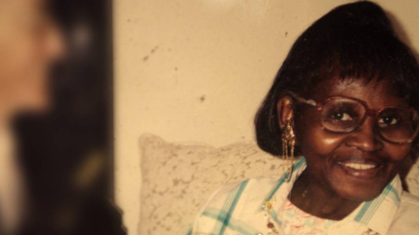 Cena da série 'A Mulher da Casa Abandonada', do Prime Video, a partir de podcast da Folha (Foto: Divulgação)