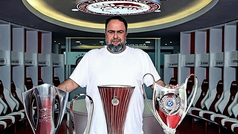 Evangelos Marinakis é dono de clubes como Olympiacos e Nottingham Forest (Foto: Reprodução)