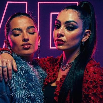 Charli XCX revela motivos da inveja em relação a Addison Rae