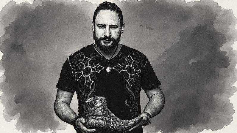 Bruno Mantovani, designer de botas e sapatos exclusivos, que desenha modelos para famosos (Foto: Divulgação)