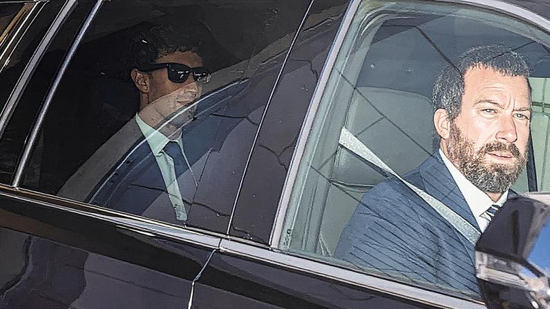 Mark Zuckerberg, CEO da Meta Platforms, sai após participar de um julgamento da Comissão Federal de Comércio que pode forçar a empresa a desfazer suas aquisições da plataforma de mensagens WhatsApp e do aplicativo de compartilhamento de imagens Instagram, no Tribunal Distrital dos EUA em Washington, D.C., EUA, 15 de abril de 2025. (Foto: Nathan Howard | Reuters)