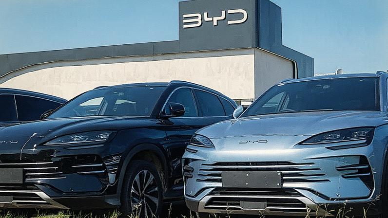 BYD mantém liderança no competitivo mercado de veículos elétricos da China, apesar da desaceleração em julho (Foto: Reprodução)