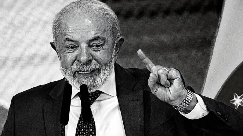 Presidente Lula durante anúncio de plano de socorro às empresas atingidas por tarifaço dos EUA. 13/8/2025 (Foto: Mateus Bonomi/Anadolu/Getty Images)