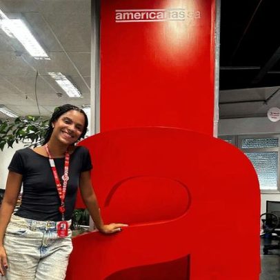 Influenciadores digitais trabalham com 'publis' nas empresas onde estão contratados