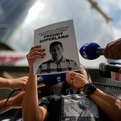 Mais de 850 presos políticos permanecem encarcerados na Venezuela