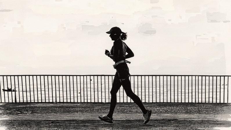 O risco cardiovascular das mulheres aumenta após a menopausa (Foto: Reprodução)