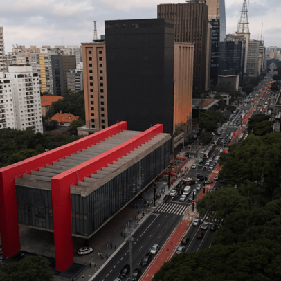Economia brasileira enfrenta desafios com tarifas de 50% impostas por Trump