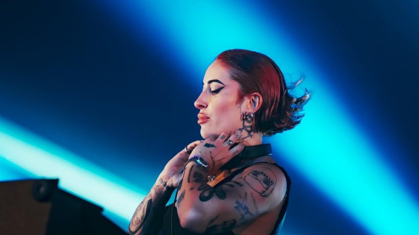 A DJ e produtora Indira Paganotto, durante sua sessão em Tomorrowland 2025. (Foto: Tomorrowland)