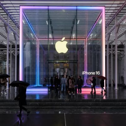 Trump anuncia investimento de US$ 100 bilhões da Apple para produção nos EUA