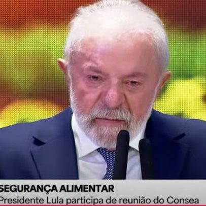 Lula se emociona e alerta sobre risco de fome em evento no Planalto
