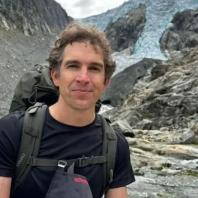 Resgatadores na Noruega encontram jornalista americano desaparecido em trilha