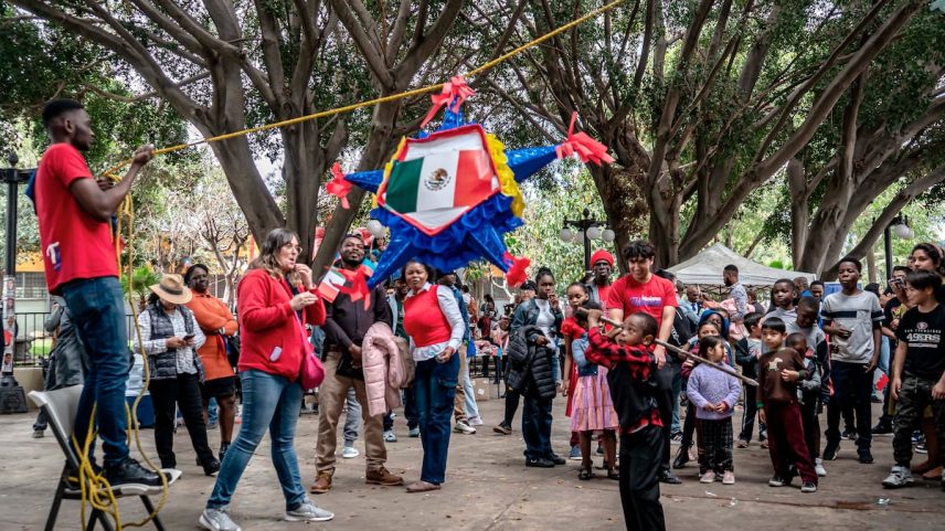 A comunidade haitiana celebra a primeira no Parque Teniente Guerrero, Tijuana (México), em 16 de maio de 2025. (Foto: JOSÉ VARGAS - Cuartoscuro)