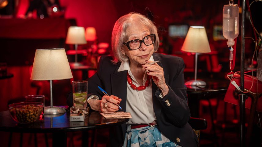 Atriz Fernanda Montenegro caracterizada como dona Laura em série do Globoplay (Foto: Laura Campanella/Divulgação)