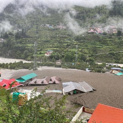 Quatro mortos e dezenas de desaparecidos em enchente no Himalaia indiano