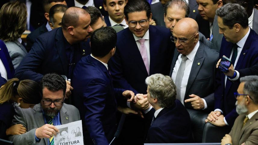 Bolsonaristas tumultuaram plenário e se amotinaram. (Foto: Wilton Junior/Estadão)