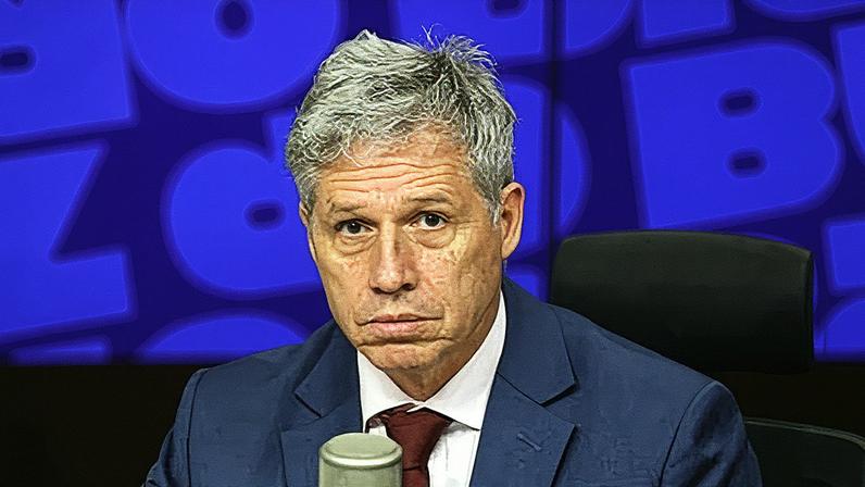 Paulo Teixeira, ministro do Desenvolvimento Agrário e Agricultura Familiar, participa do programa A Voz do Brasil. (Foto: Valter Campanato/Agência Brasil)