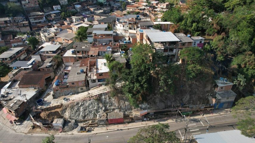 Vista aérea do Viçoso Jardim, um dos locais mapeados pela UFF (Foto: Divulgação/Leonardo Simplício)