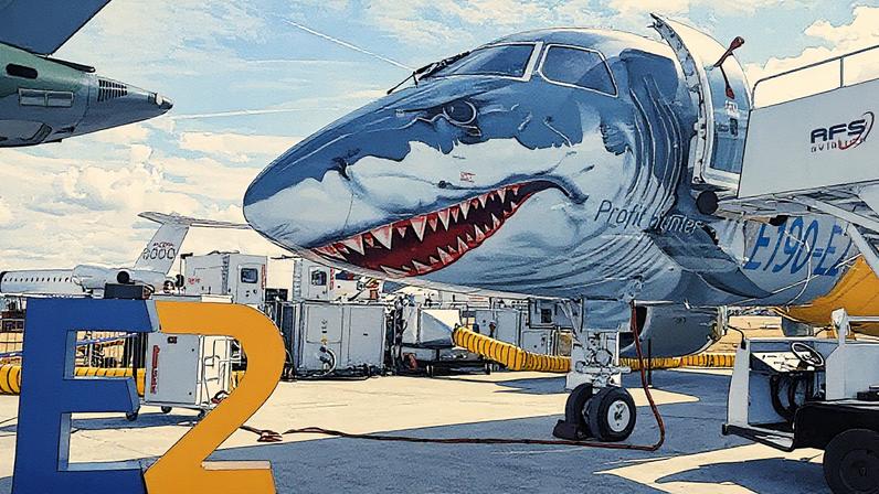 Aeronave Embraer E190-E2 em exibição durante o Farnborough International Airshow 2018, no Reino Unido (Foto: Reprodução)