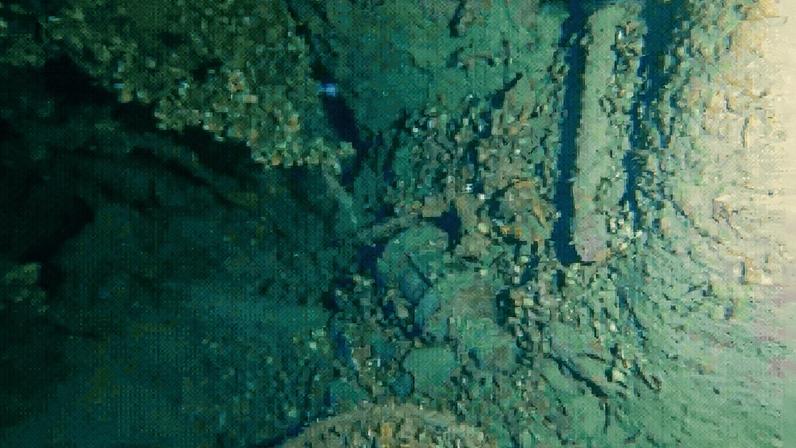 Navio é visto em imagens divulgadas nas redes sociais (Foto: Reprodução)