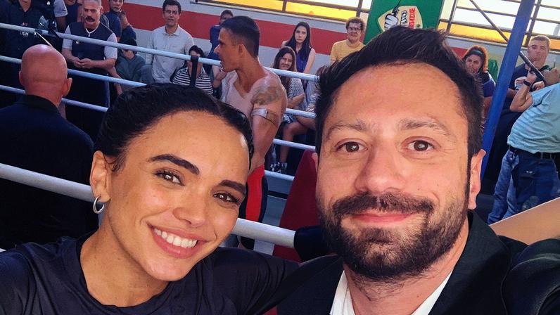 Giovana Cordeiro e Bernardo Felinto posam para a foto (Foto: Reprodução)