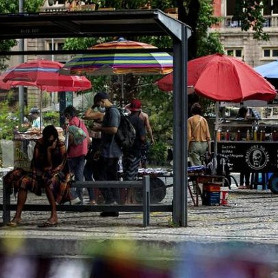 Largo do Machado enfrenta abandono e descaso em meio à degradação urbana