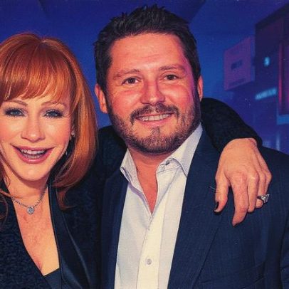 Reba McEntire atualiza sobre os filhos de Kelly Clarkson após falecimento do pai