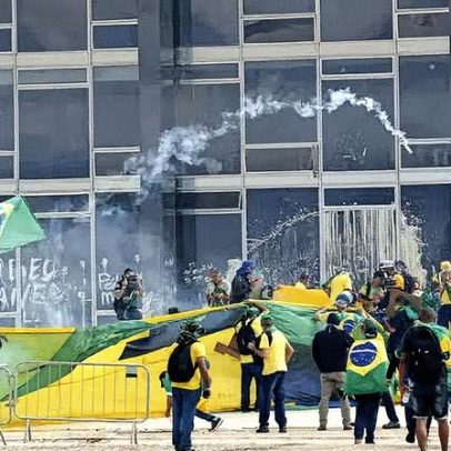 Debate jurídico pode redefinir penas de Bolsonaro e aliados após golpe de Estado