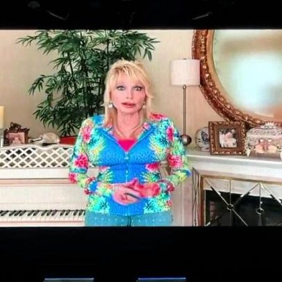 Dolly Parton cancela aparição em Dollywood por problemas de saúde após luto