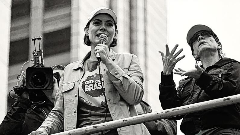 Ex-primeira-dama Michelle Bolsonaro em evento público (Foto: Reprodução)